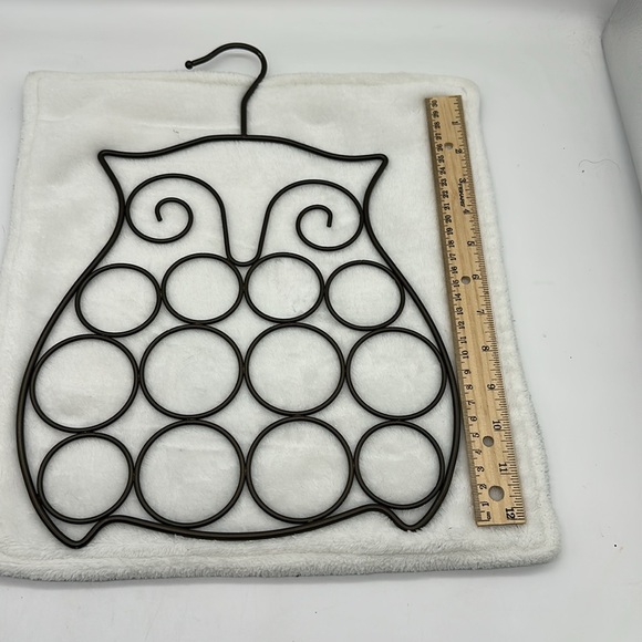 Metal Owl Scarf—Belt or Ties—12 Hole Organizer Rack - Picture 3 of 4